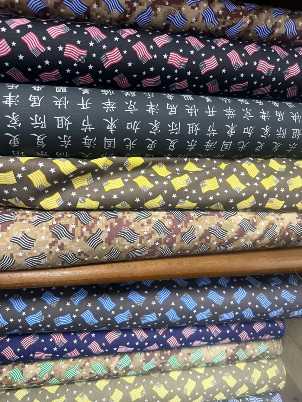 telas estampado banderas