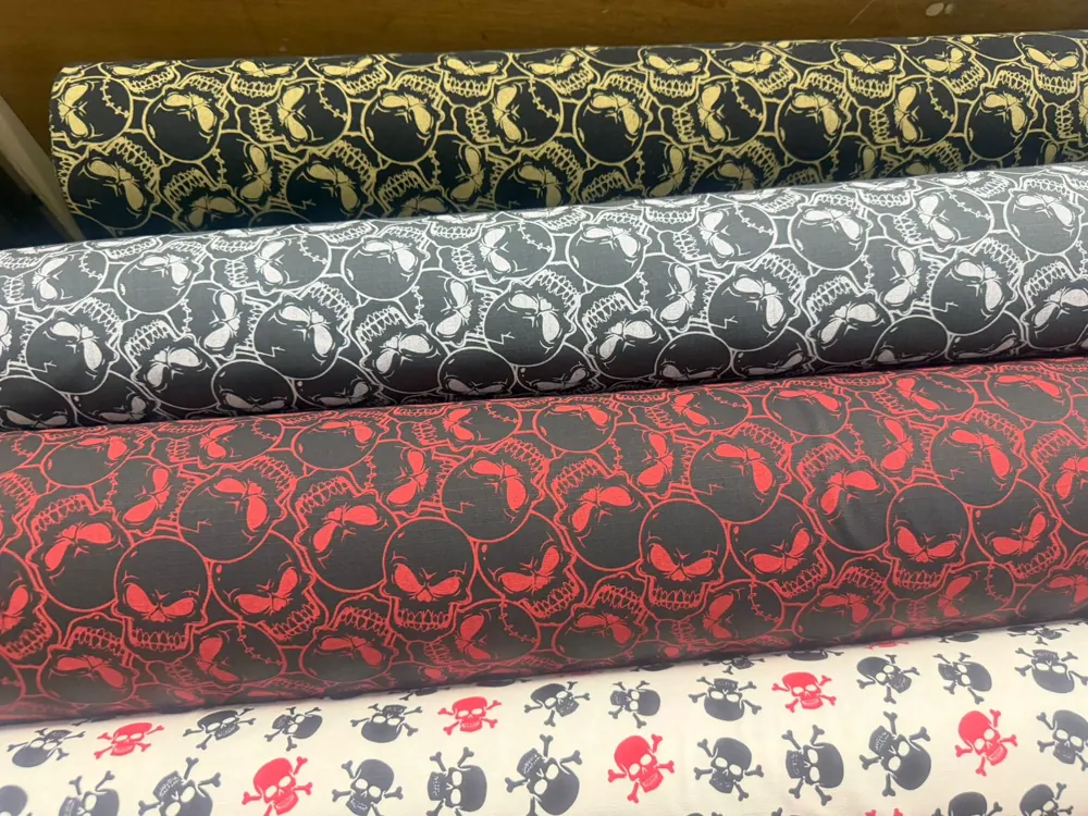 telas estampado calaveras pirata